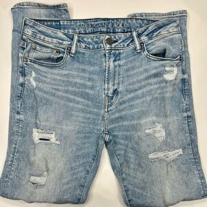 American Eagle Men’s Athletic Skinny Airflex 33x32 Distressed Lightwash Jeans